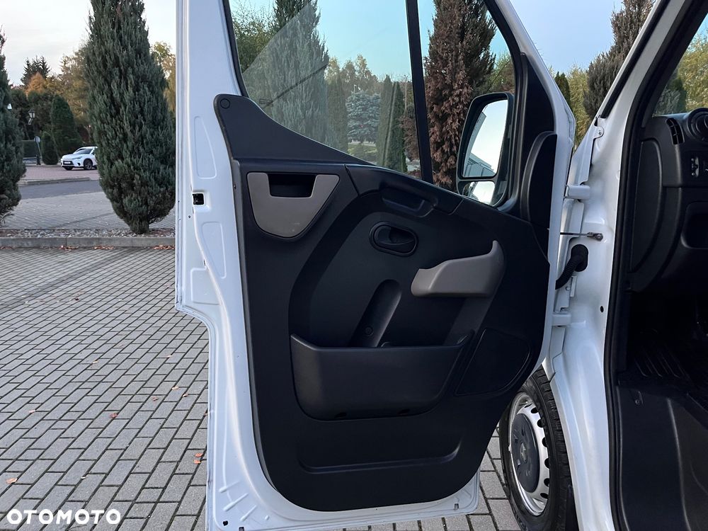 Renault Master - 25