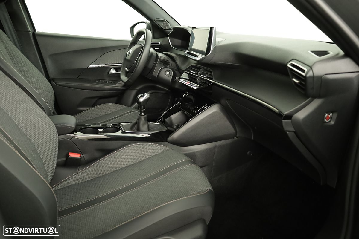 Peugeot 2008 1.2 PureTech Allure - 21
