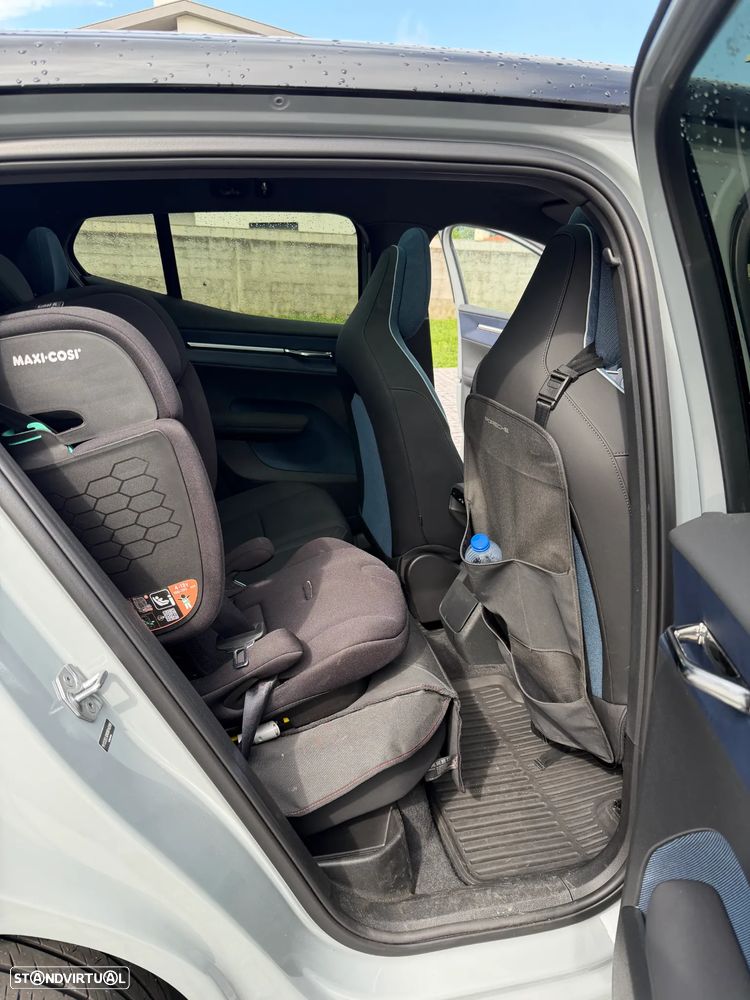 Volvo EX30 Single Motor Extended Range RWD Ultra - 12