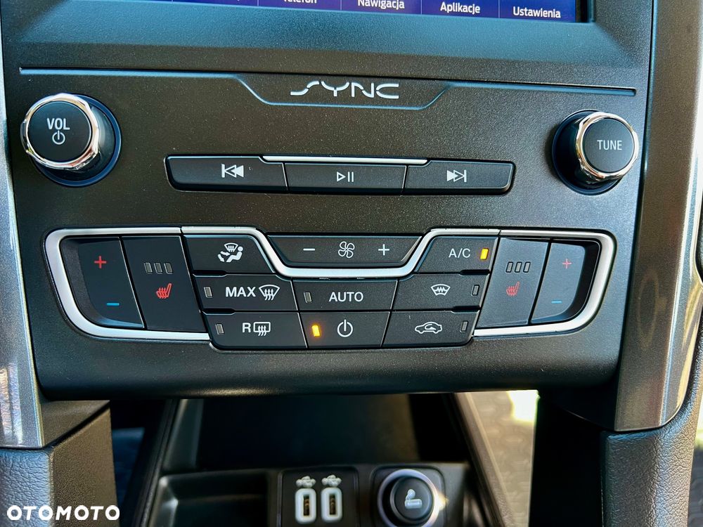 Ford Mondeo - 29