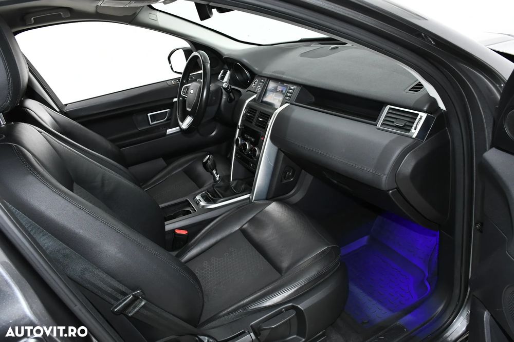 Land Rover Discovery Sport - 12