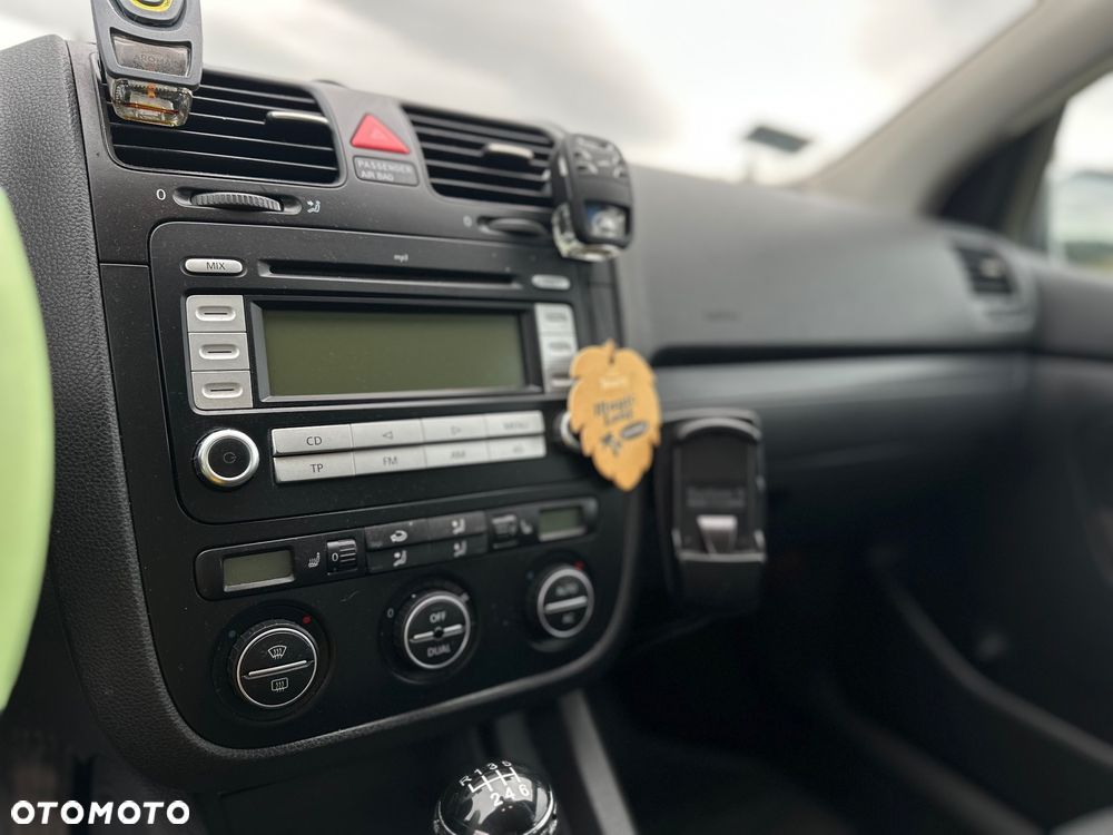 Volkswagen Golf V 1.9 TDI Comfortline - 15