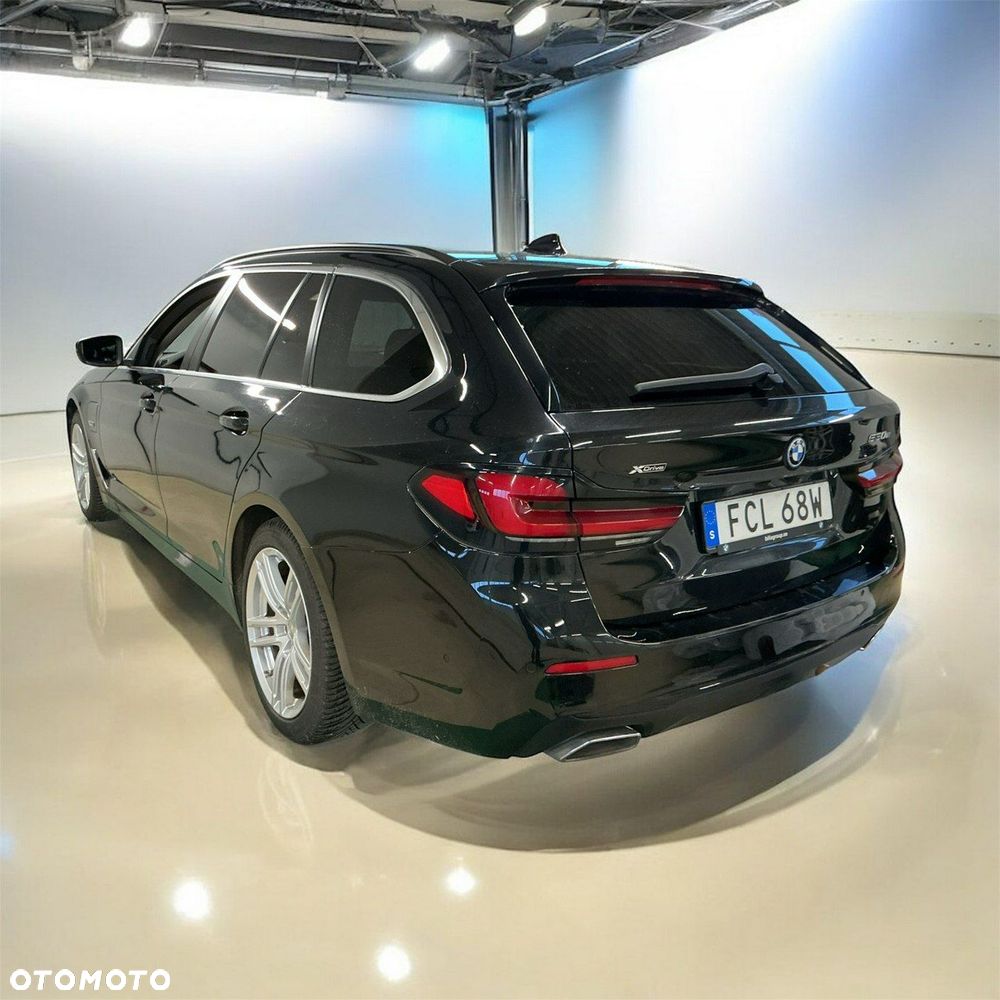 BMW Seria 5 530e xDrive Luxury Line - 4