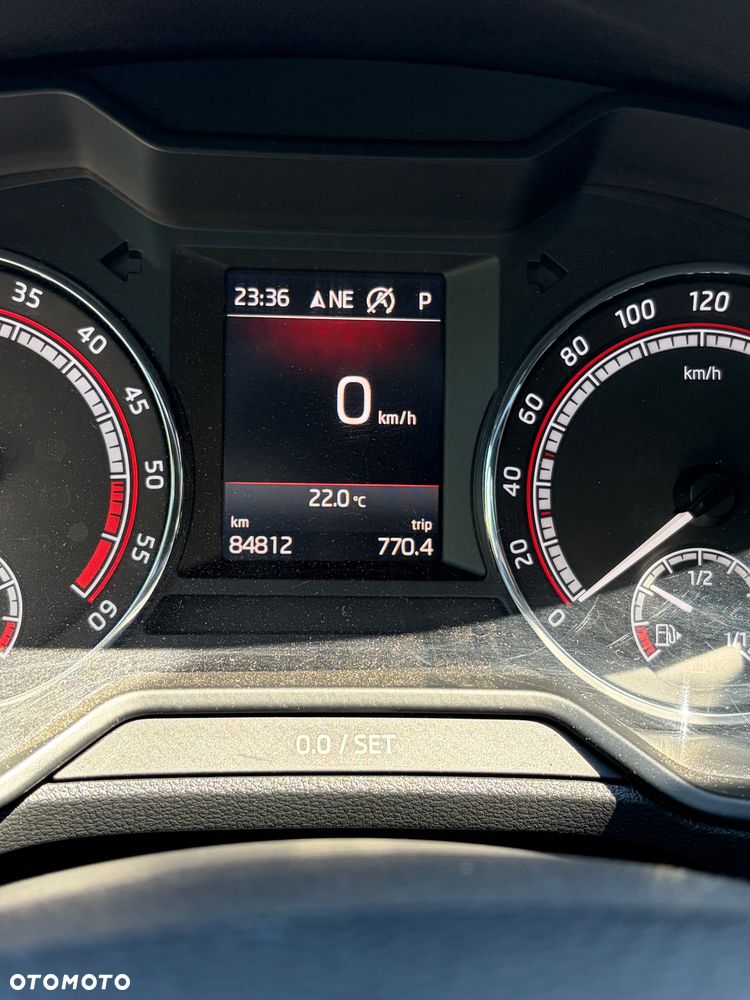 Skoda Octavia 2.0 TDI DSG RS - 27