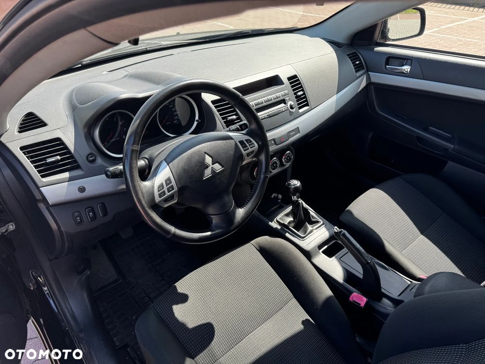 Mitsubishi Lancer 1.8 Intense - 17