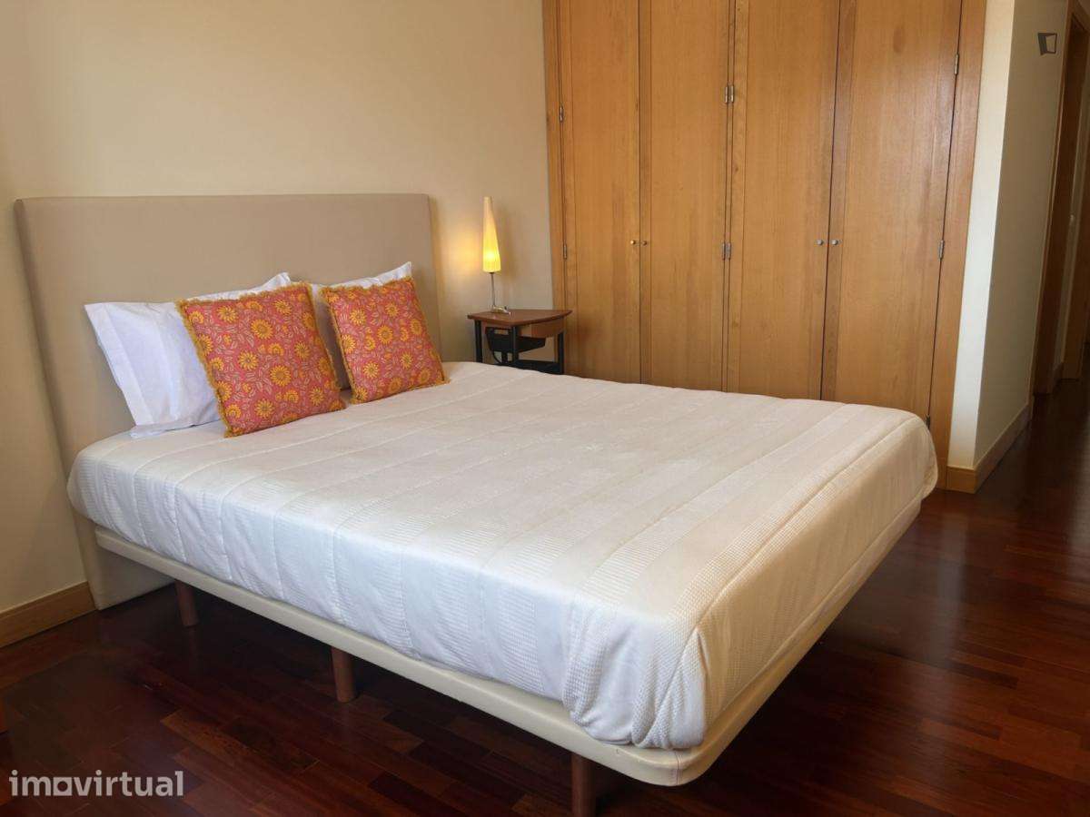 Apartamento com 2 quartos - localizado em Funchal - Grande imagem: 2/12