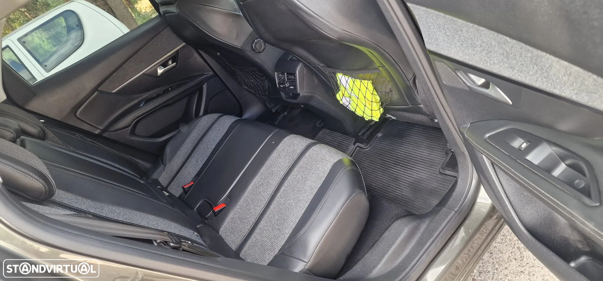 Peugeot 3008 1.5 BlueHDi Allure - 8