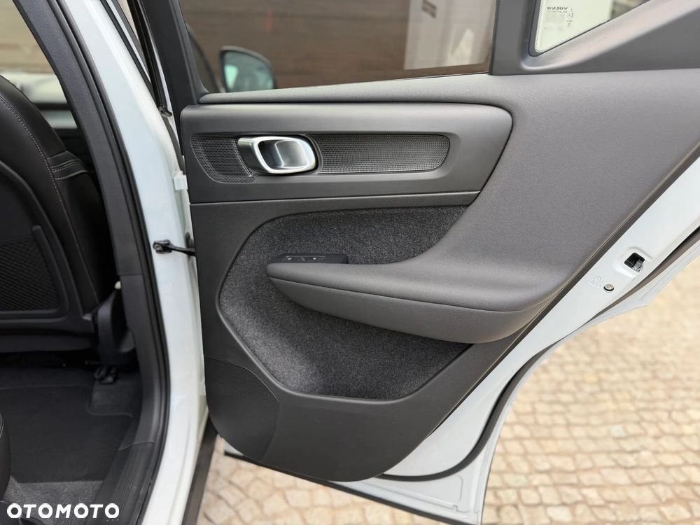 Volvo XC 40 B5 B AWD Geartronic RDesign - 15