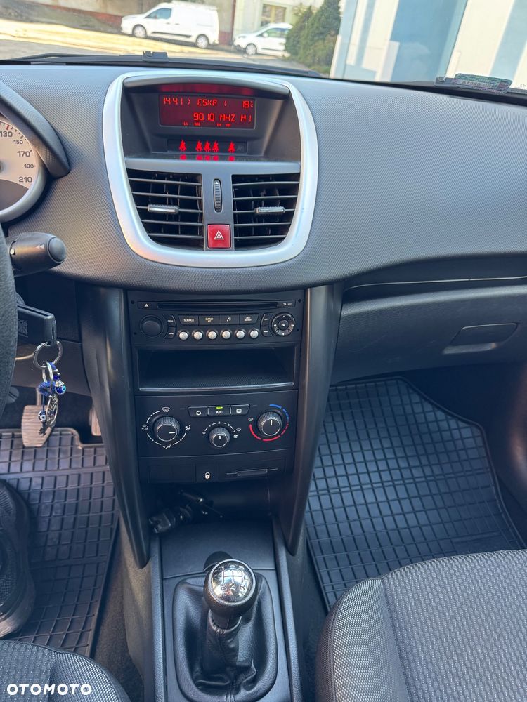 Peugeot 207 - 11