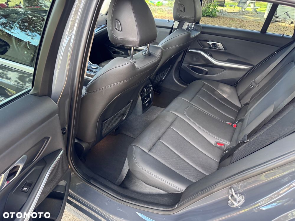 BMW Seria 3 320d xDrive Luxury Line sport - 20