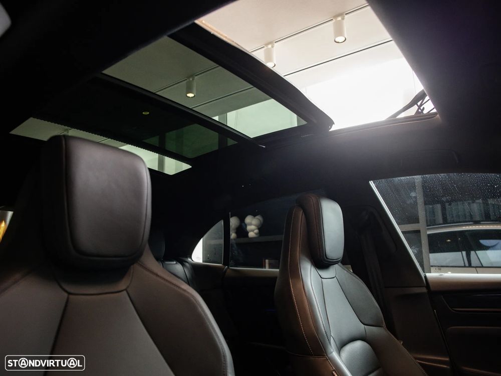 Porsche Macan Electric - 42
