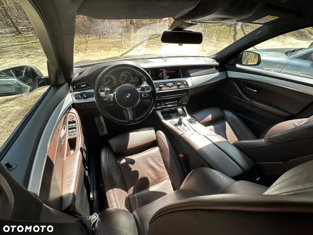 BMW Seria 5 M550d xDrive Sport-Aut - 10