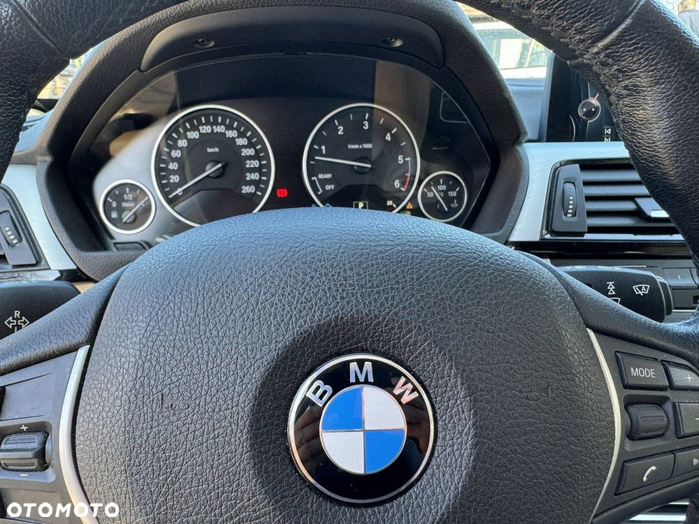 BMW Seria 3 330d Luxury Line sport - 13