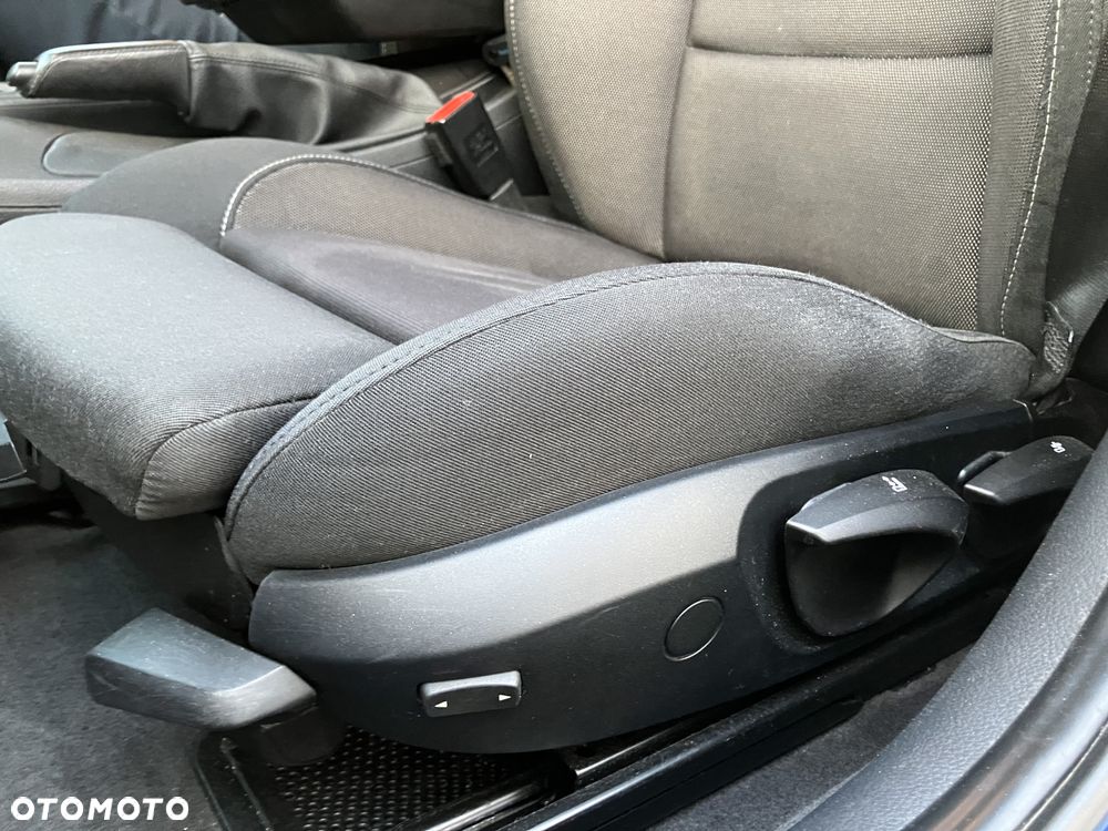 BMW Seria 1 118d Sport Line - 26