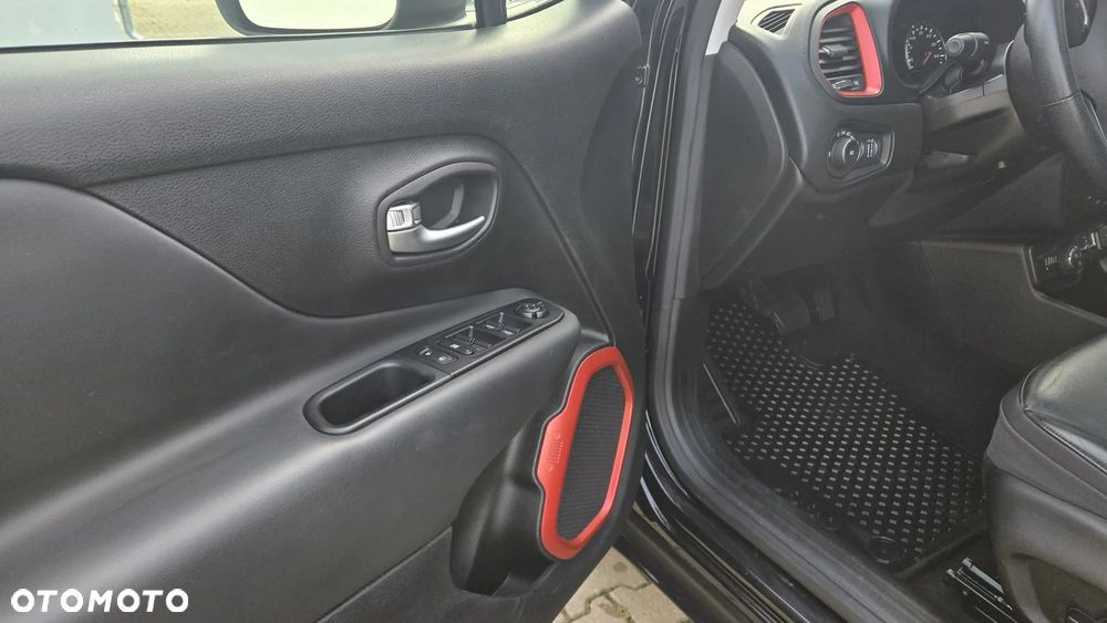 Jeep Renegade - 17