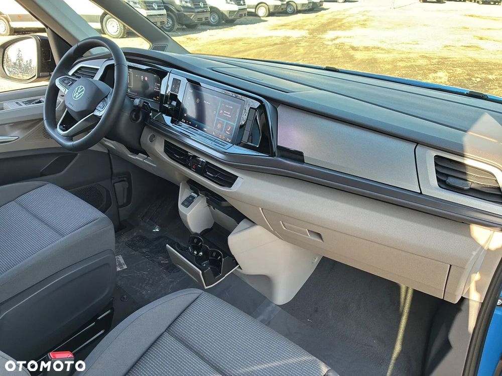 Volkswagen Multivan - 13