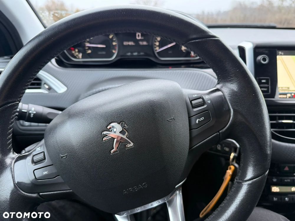 Peugeot 2008 1.2 Pure Tech Style - 7