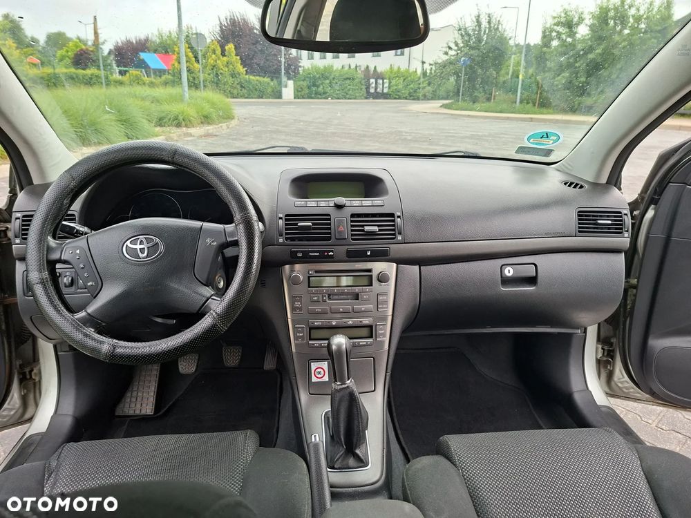 Toyota Avensis 1.8 VVT-i Combi - 18