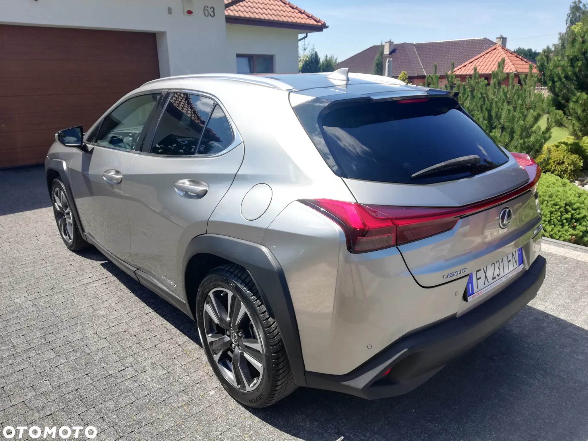 Lexus UX - 8