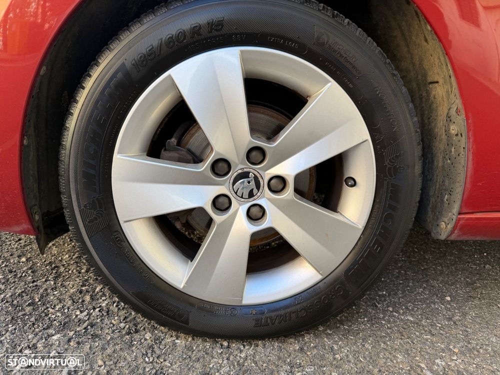 Skoda Rapid Spaceback 1.4 TDI DSG Style - 14