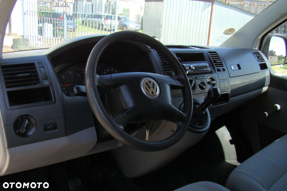 Volkswagen Transporter - 9