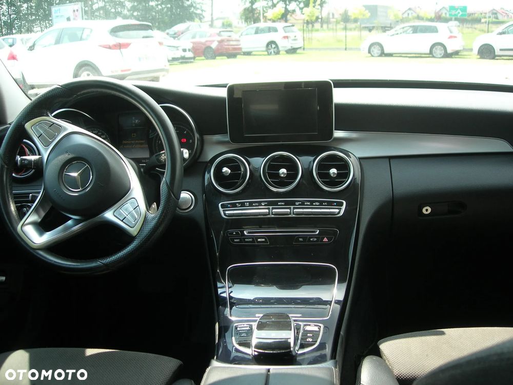 Mercedes-Benz Klasa C 220 CDI DPF (BlueEFFICIENCY) 7G-TRONIC Elegance - 17