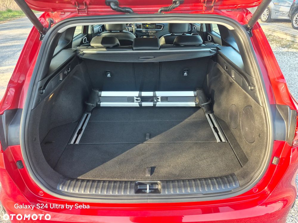 Kia Ceed 1.6 CRDi Platinum Edition - 24