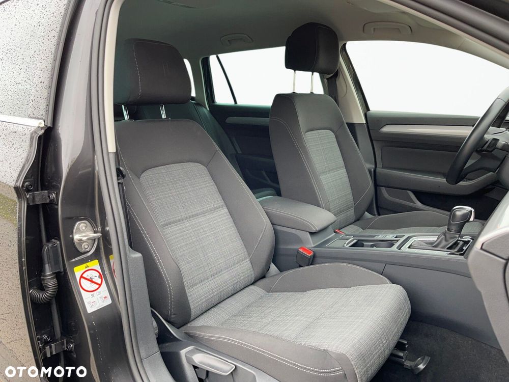 Volkswagen Passat - 29