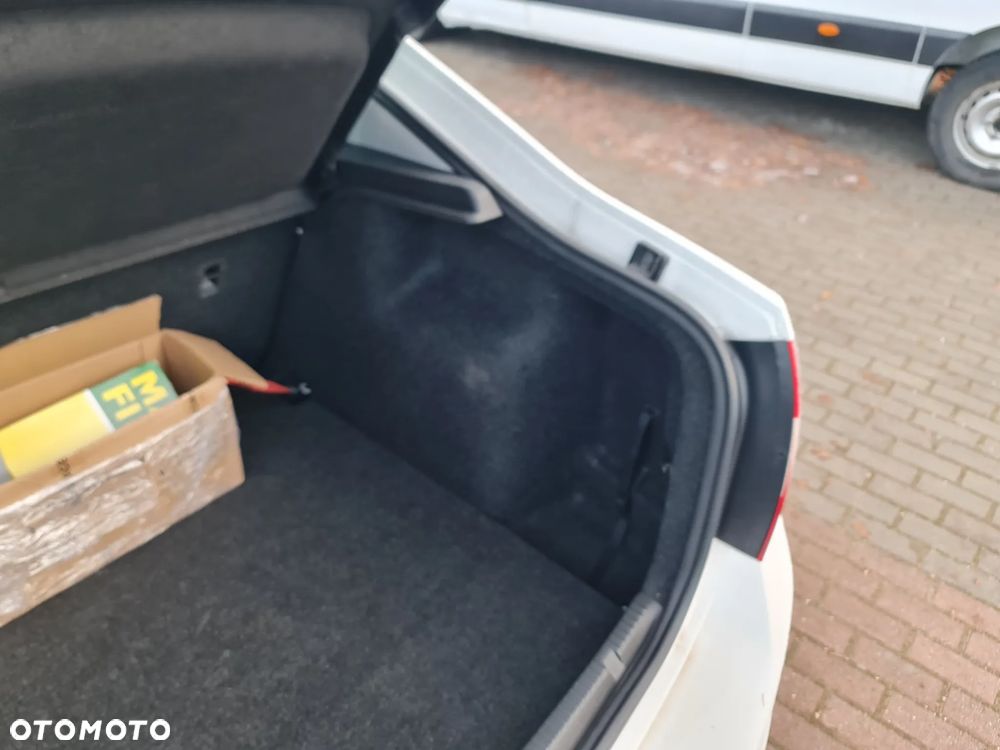 Skoda RAPID 1.6 TDI DPF Active - 16