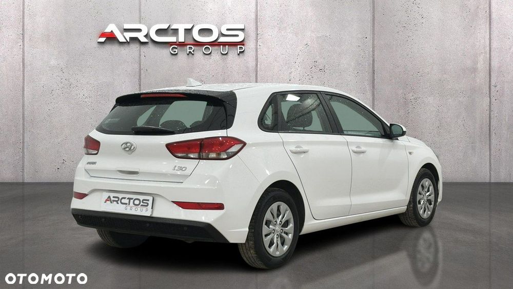 Hyundai i30 1.5 DPI Classic + - 5