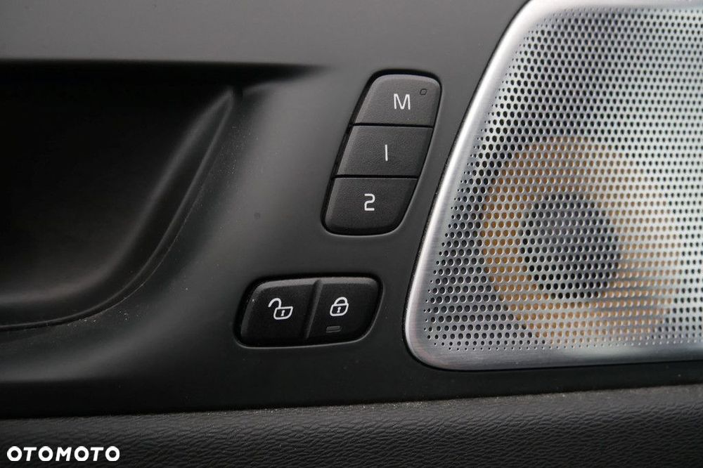 Volvo XC 60 - 32