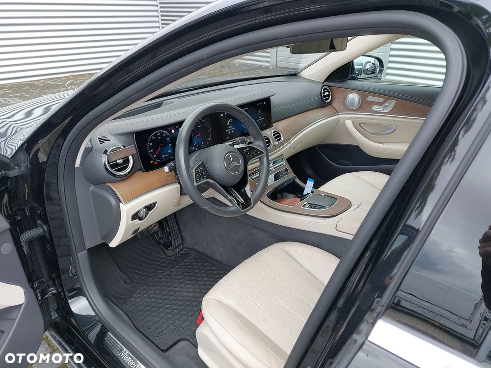 Mercedes-Benz Klasa E 220 d 4-Matic Avantgarde - 9