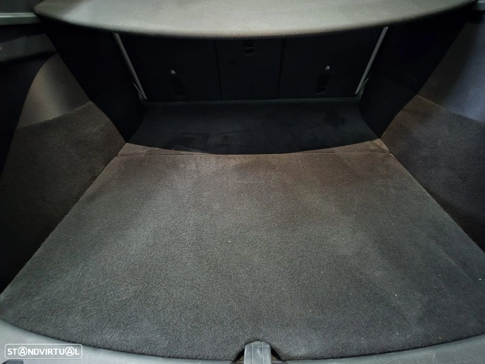 Tesla Model Y Long Range Dual Motor AWD - 15