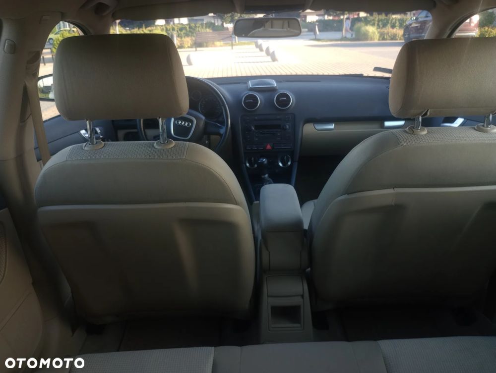 Audi A3 Sportback 2.0 FSI Ambiente - 18