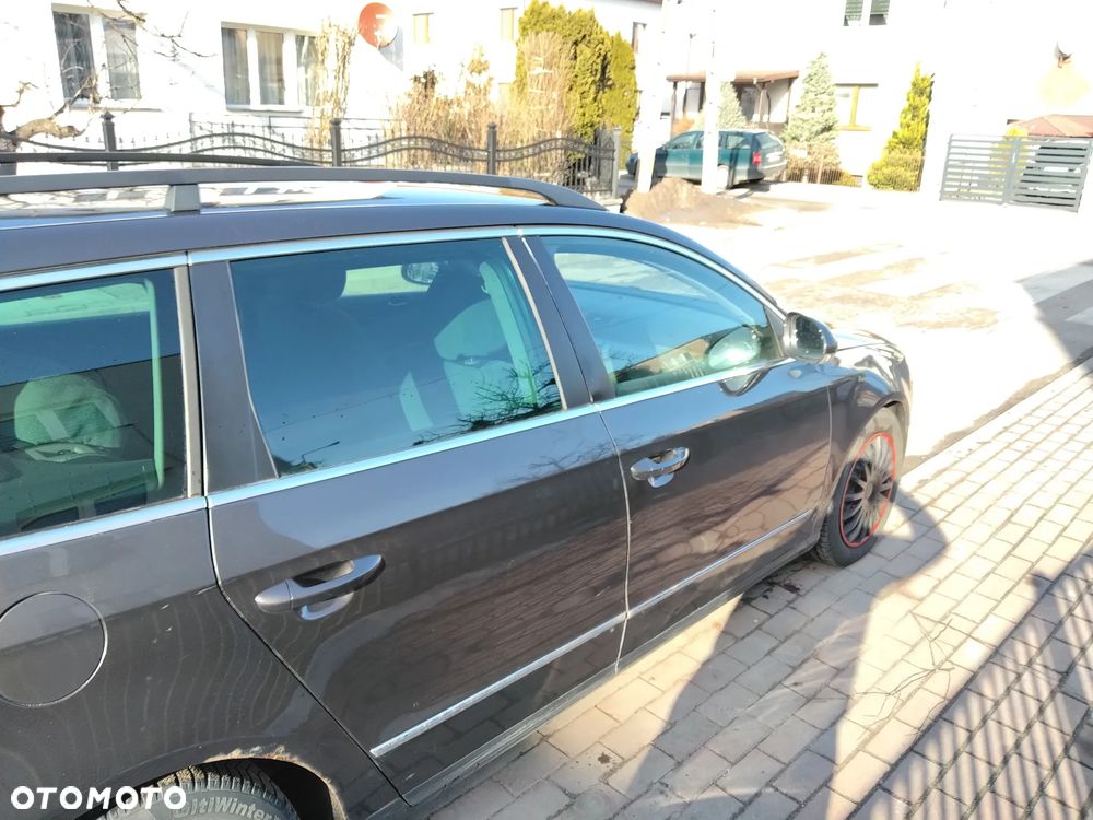 Volkswagen Passat - 4