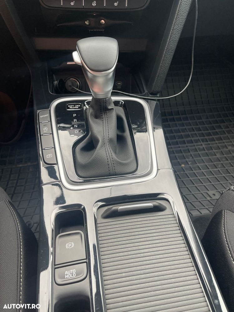 Kia XCeed 1.5 T-GDI 7DCT City - 13