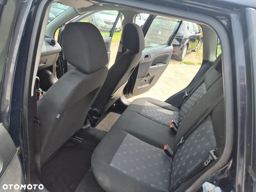 Ford Fiesta 1.3 Ghia - 10
