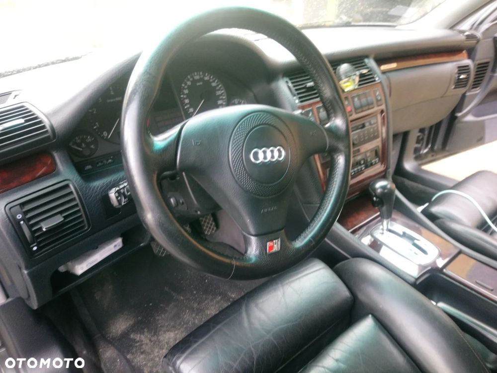 Audi A8 - 7