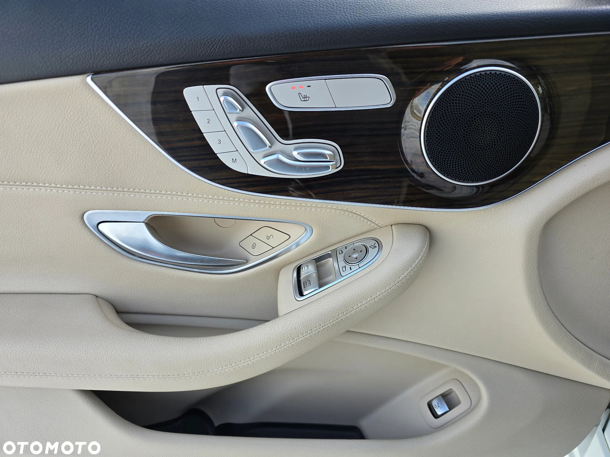 Mercedes-Benz Klasa C 300 Coupe 4Matic 9G-TRONIC - 23