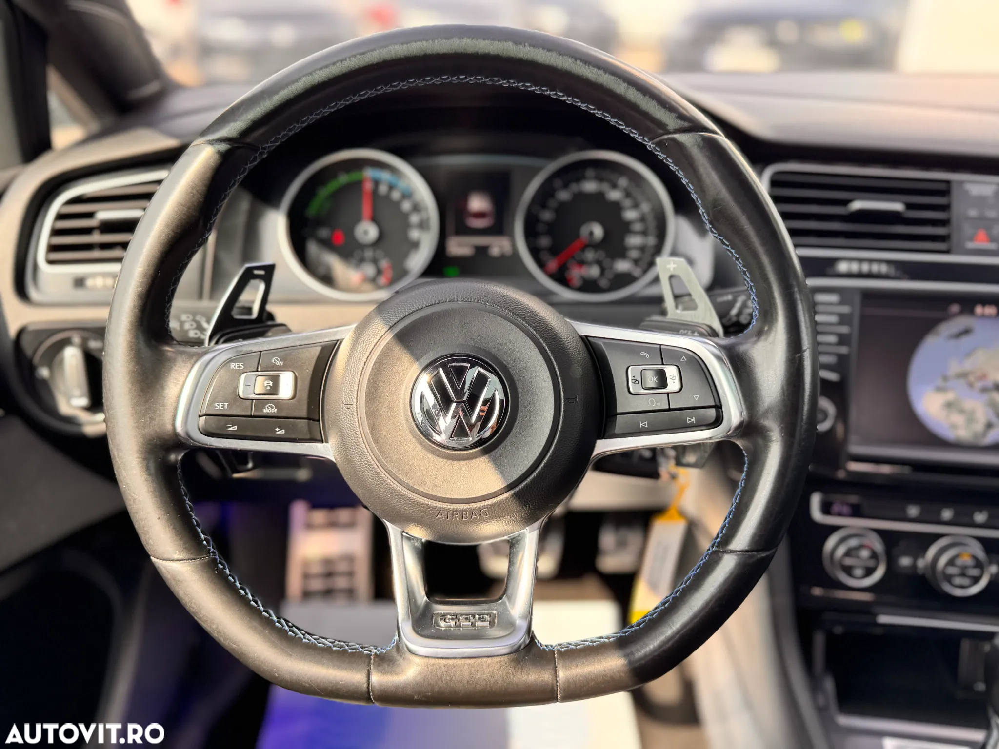 Volkswagen Golf GTE - 32
