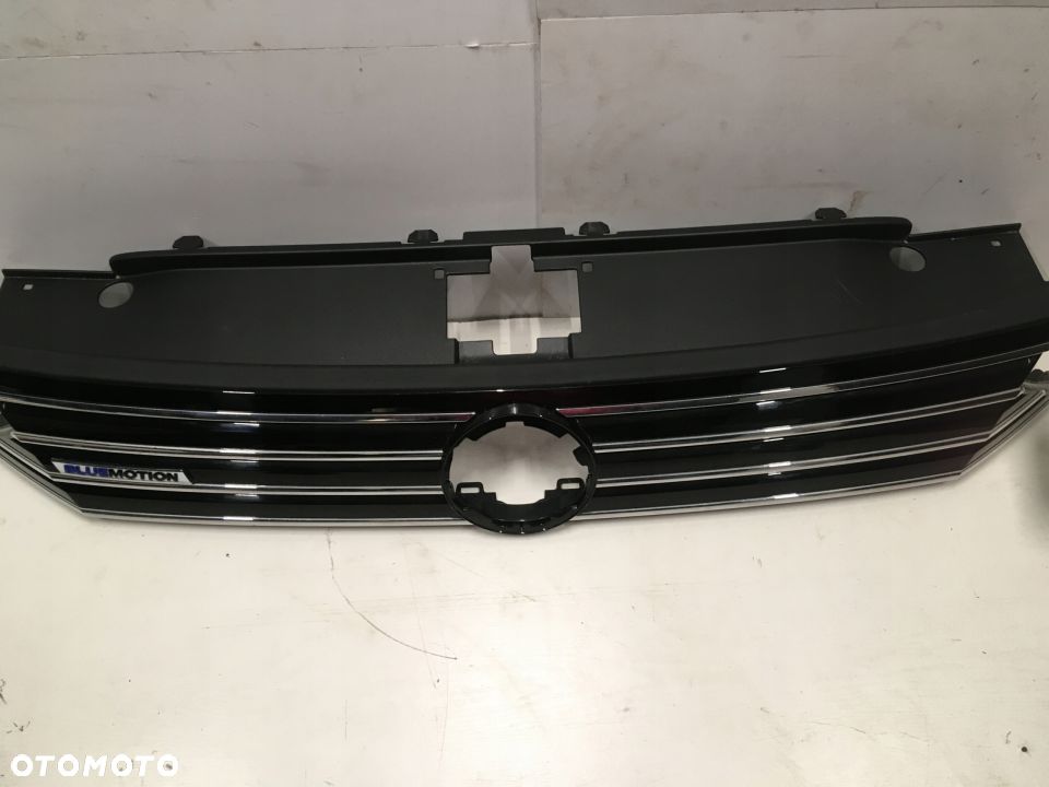 VW PASSAT B8 BLUEmotion GRILL ATRAPA 3G0853651B - 4