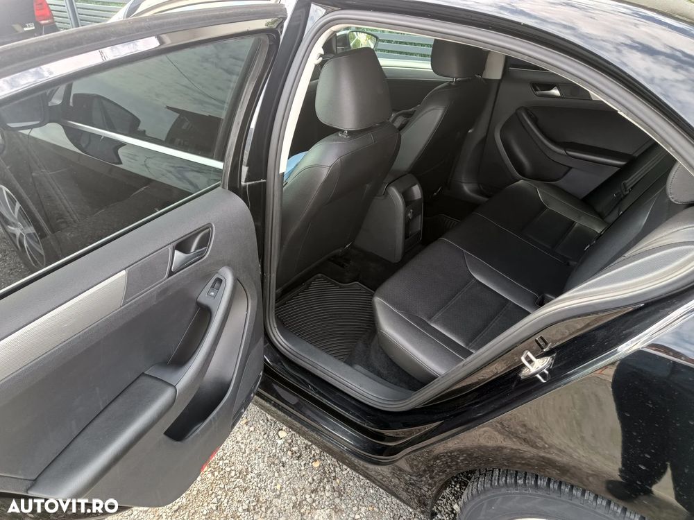 Volkswagen Jetta - 23