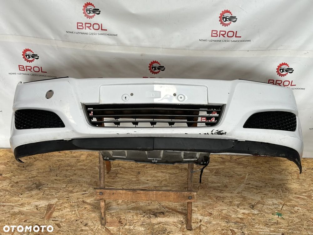 ZDERZAK PRZEDNI OPEL ASTRA III LIFT - 1