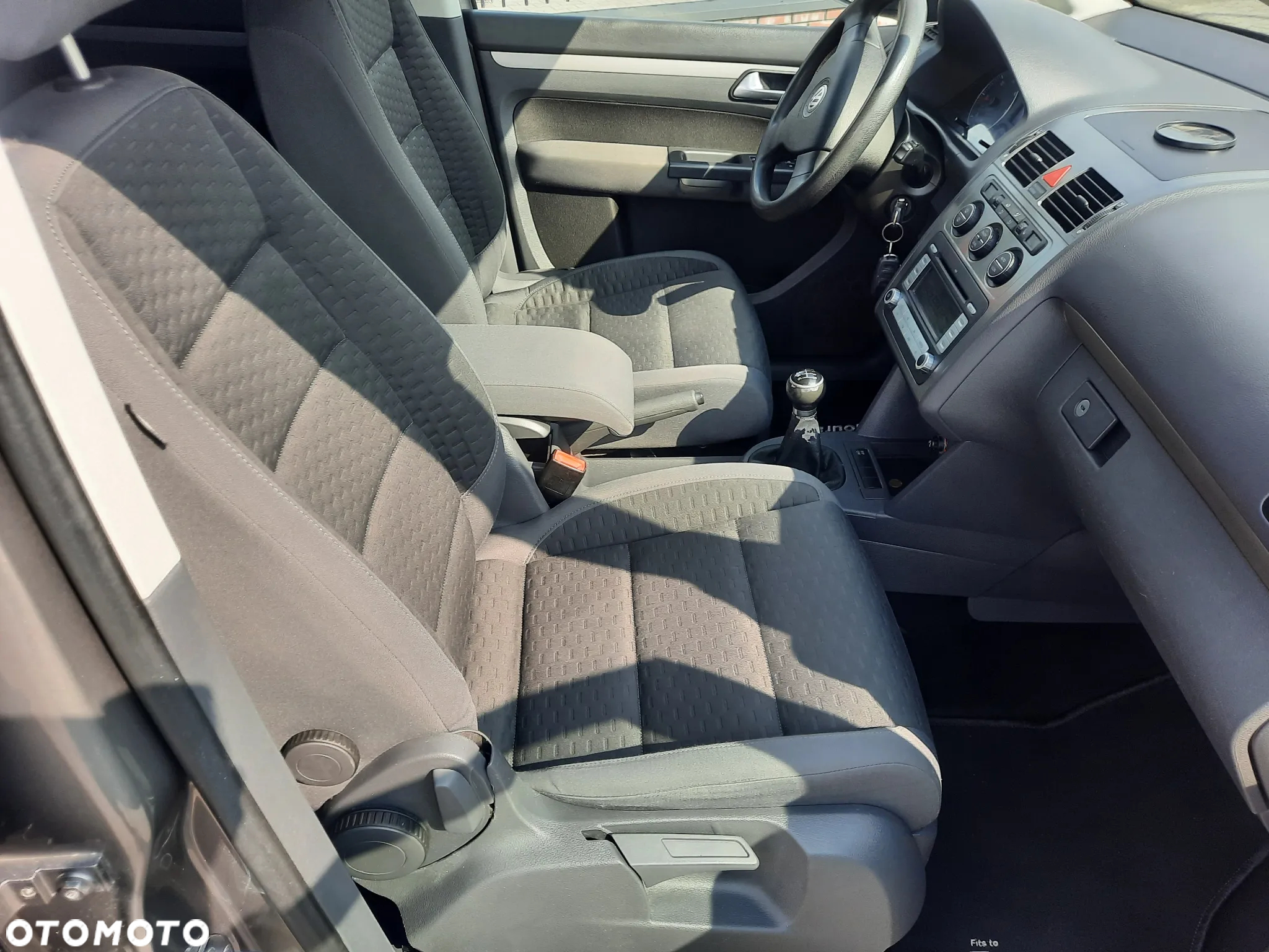 Volkswagen Touran 1.9 TDI Conceptline - 11