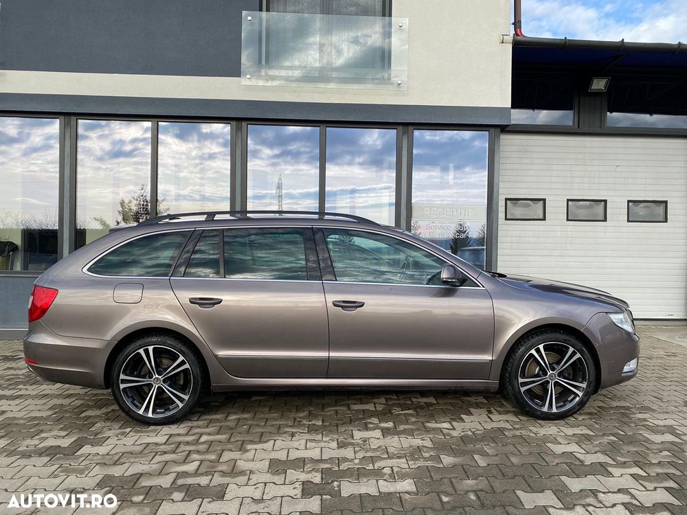 Skoda Superb Combi 2.0 TDI Ambition DSG - 4