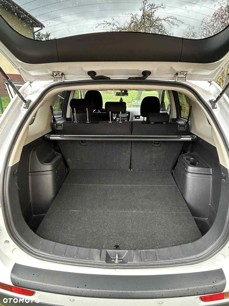 Mitsubishi Outlander 2.0 Invite + 2WD - 14