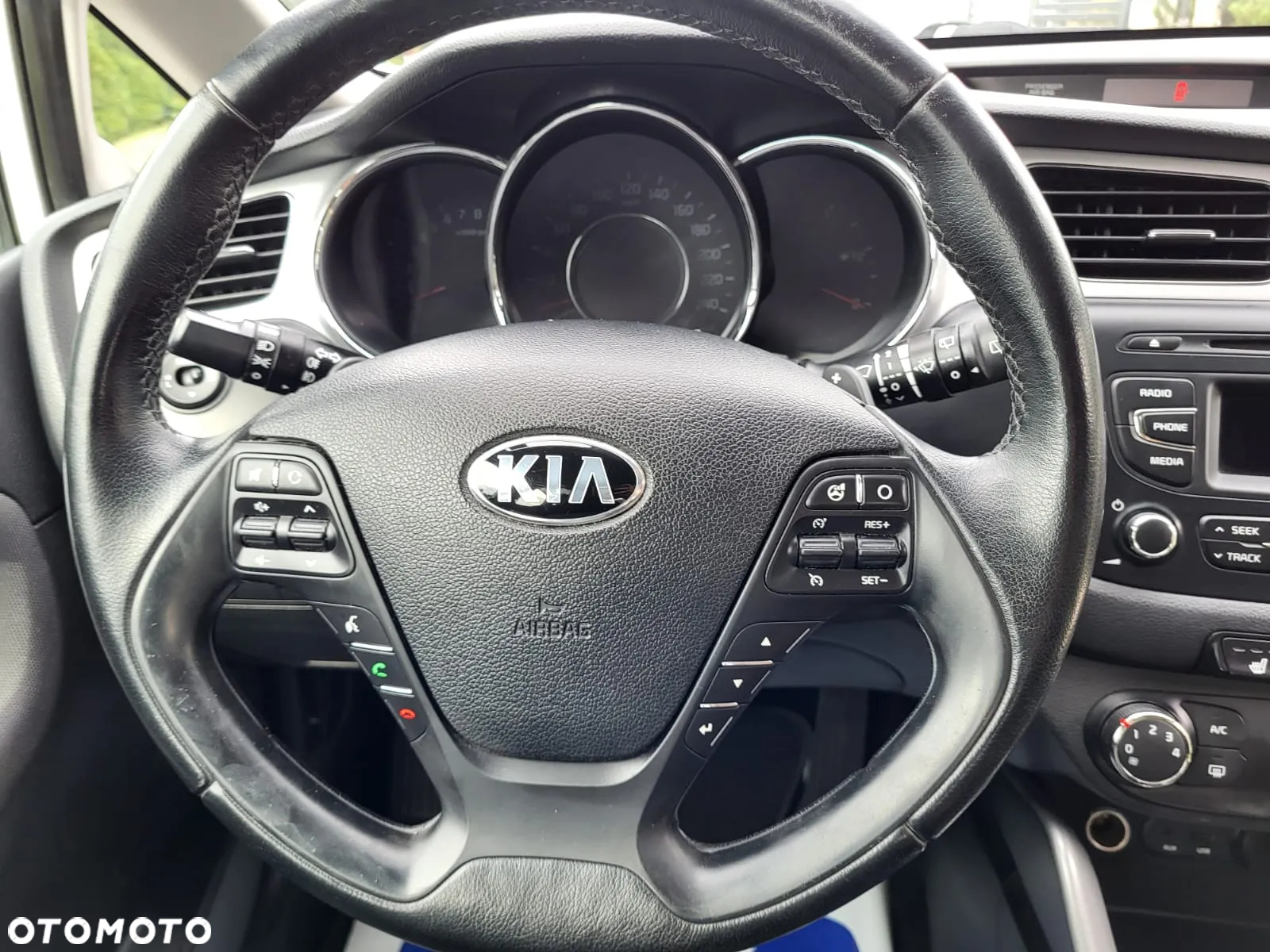 Kia Ceed 1.6 GDI DCT SW Platinum Edition - 8