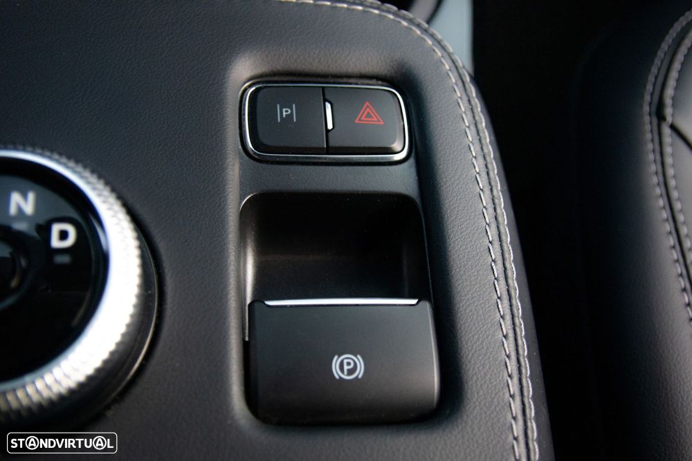 Ford Mustang Mach-E 75.7 kWh Premium AWD - 34