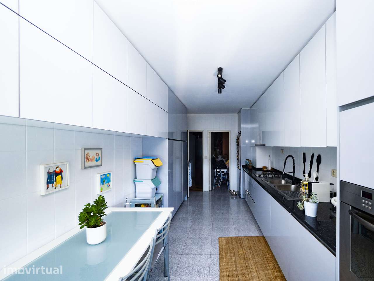 Apartamento T4 com terraço e 2 garagens em Braga - Grande imagem: 4/37