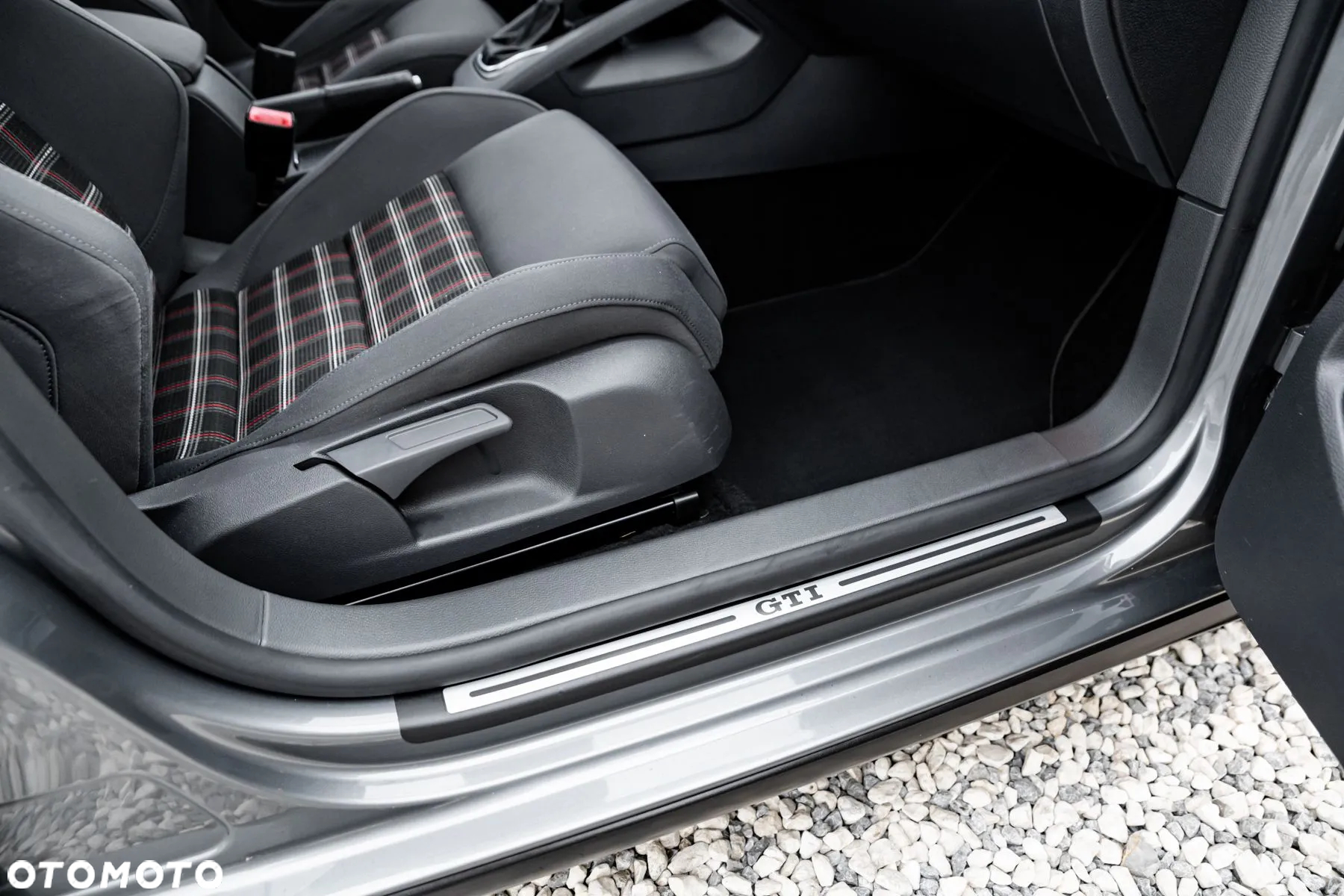 Volkswagen Golf 2.0 GTI DSG - 27